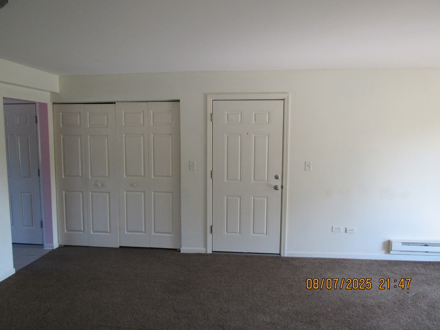 7725 Woodward Avenue #2S, Woodridge, IL 60517
