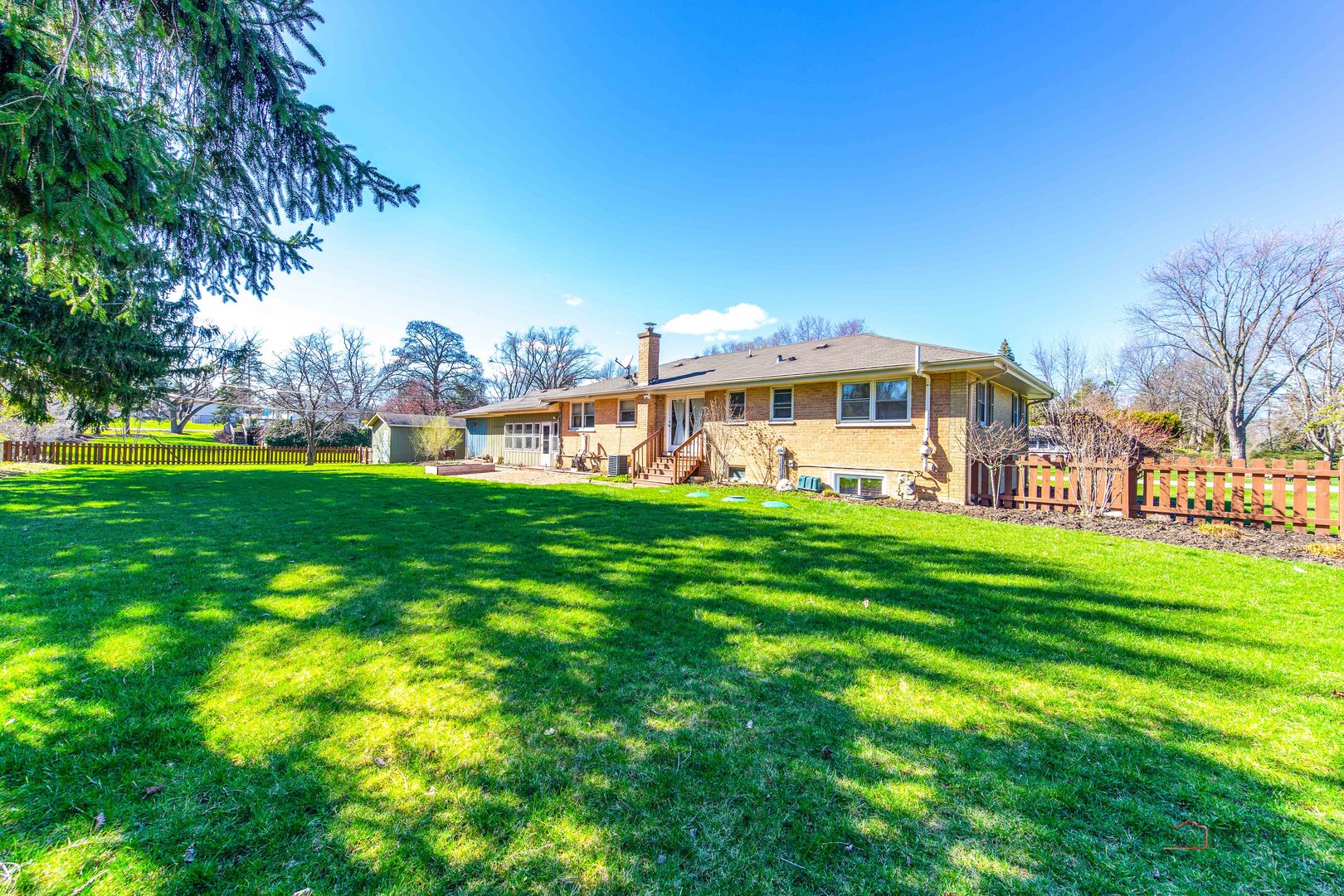 23W073 Dickens Avenue, Glen Ellyn, IL 60137