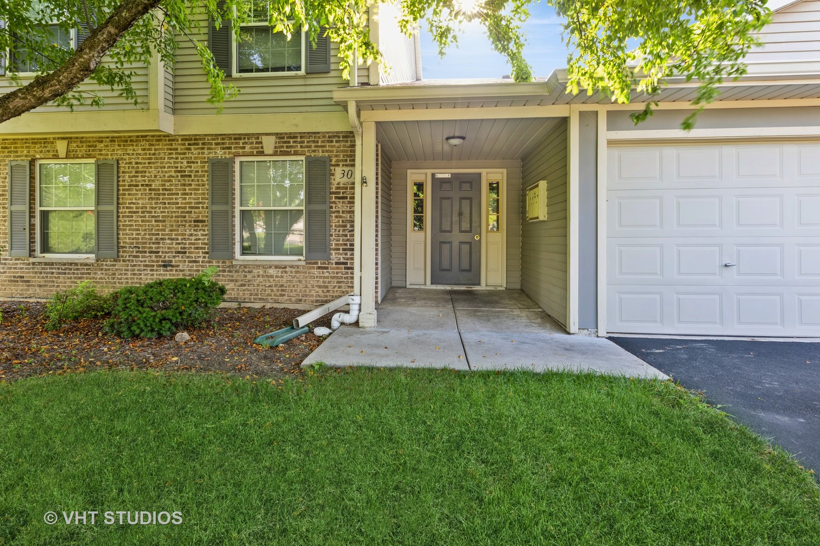 305 Buckingham Circle #A, Elgin, IL 60120
