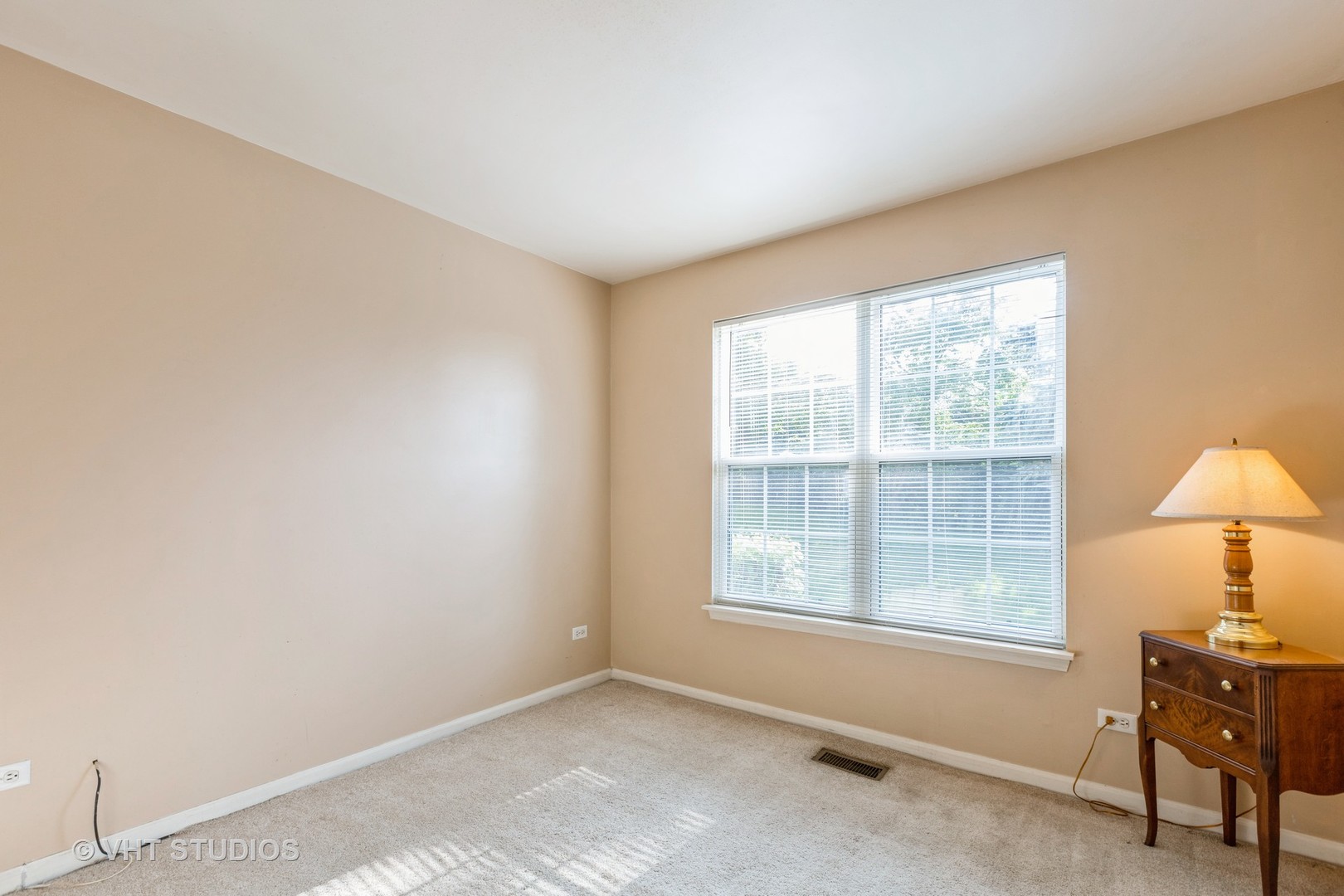 305 Buckingham Circle #A, Elgin, IL 60120