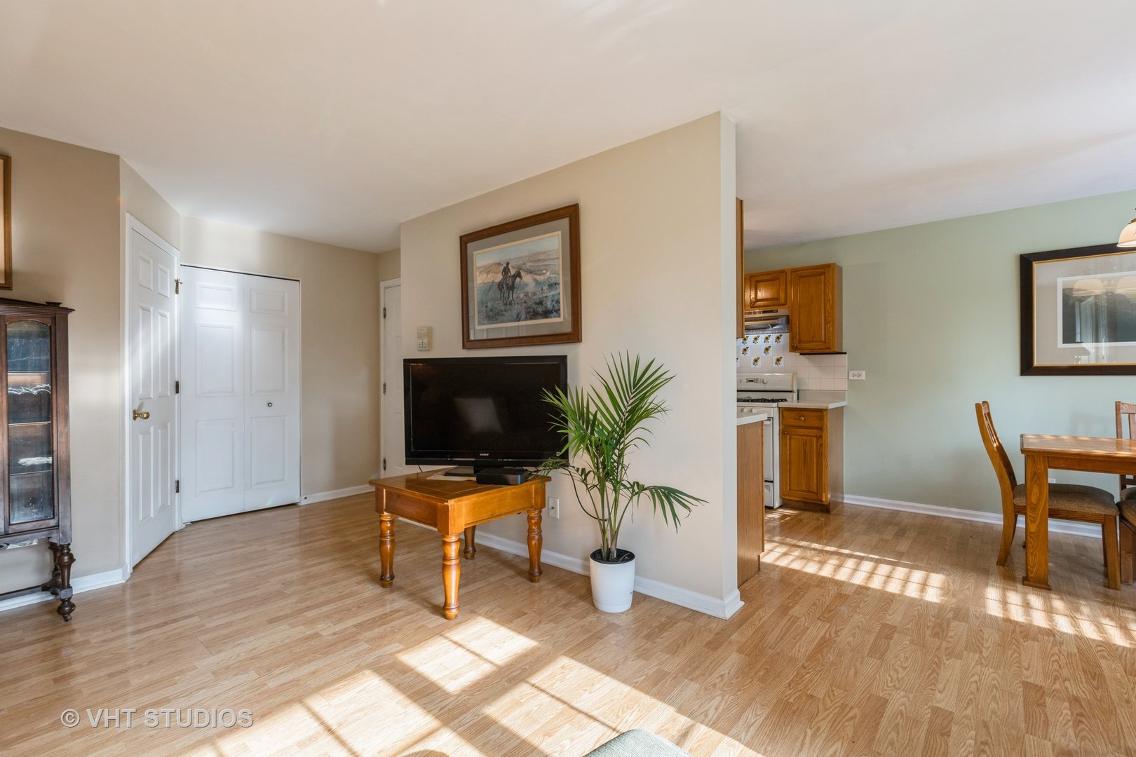 305 Buckingham Circle #A, Elgin, IL 60120