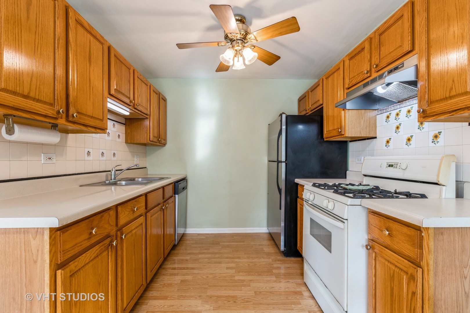 305 Buckingham Circle #A, Elgin, IL 60120