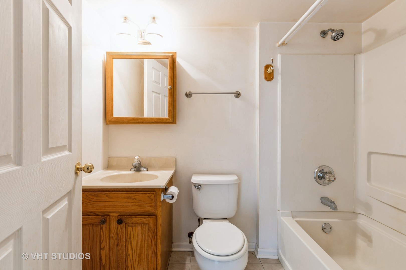 305 Buckingham Circle #A, Elgin, IL 60120