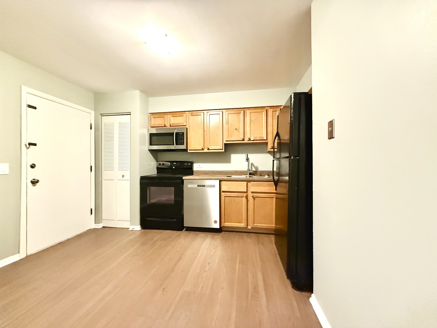 2343 OGDEN Avenue #1, Downers Grove, IL 60515