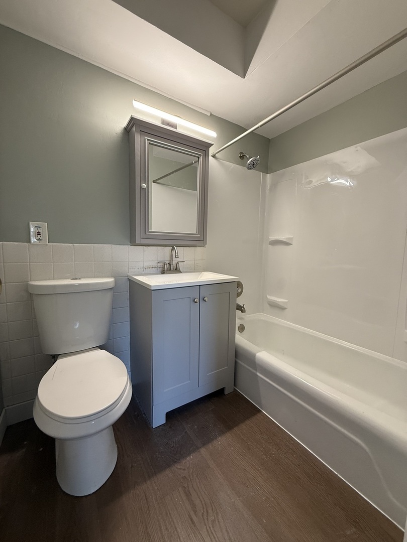 2343 OGDEN Avenue #1, Downers Grove, IL 60515