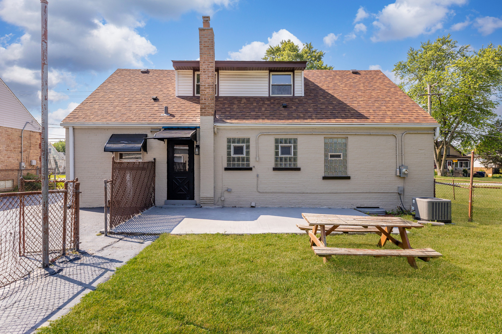 6856 W Crandall Avenue, Worth, IL 60482