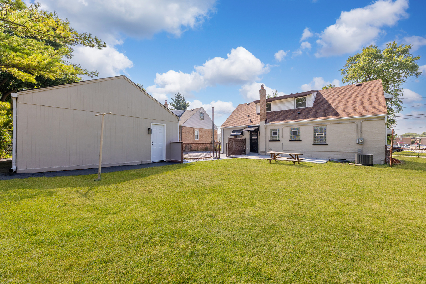 6856 W Crandall Avenue, Worth, IL 60482