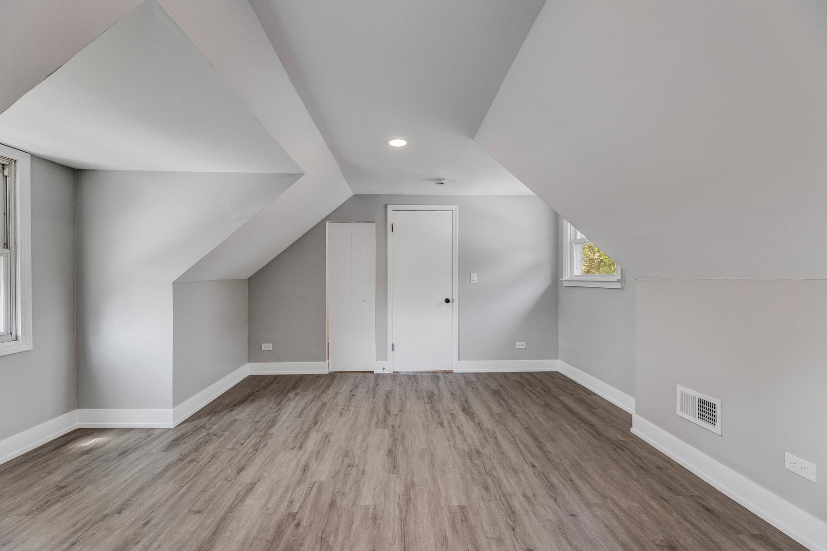 6856 W Crandall Avenue, Worth, IL 60482