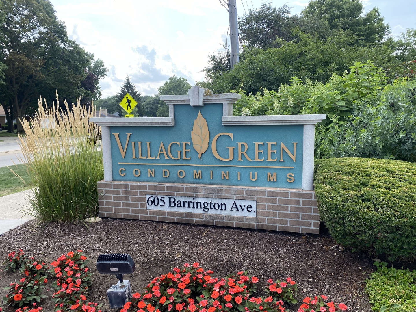 605 Barrington Avenue #304, East Dundee, IL 60118