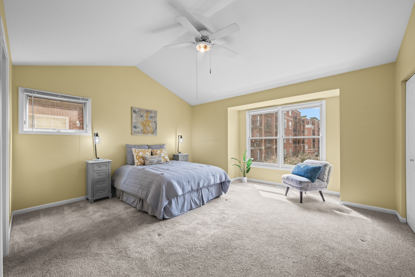 238 N Village Court, Palatine, IL 60067
