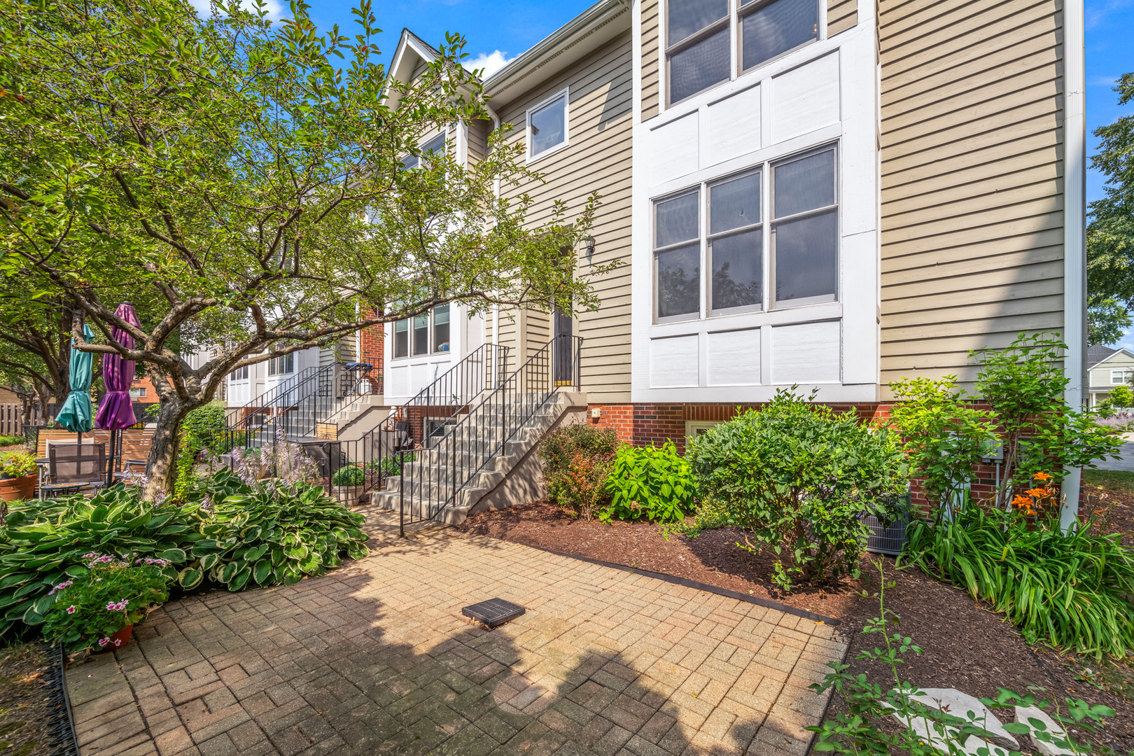 238 N Village Court, Palatine, IL 60067