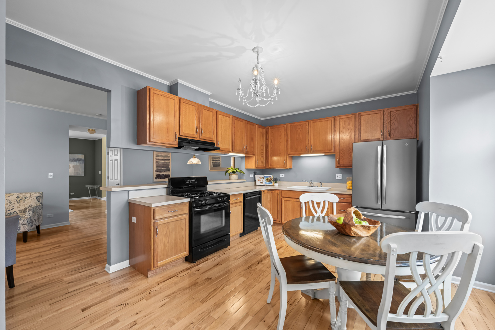 238 N Village Court, Palatine, IL 60067
