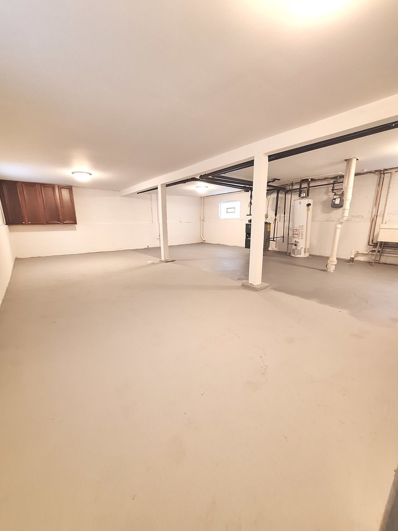 2121 N Marmora Avenue, Chicago, IL 60639