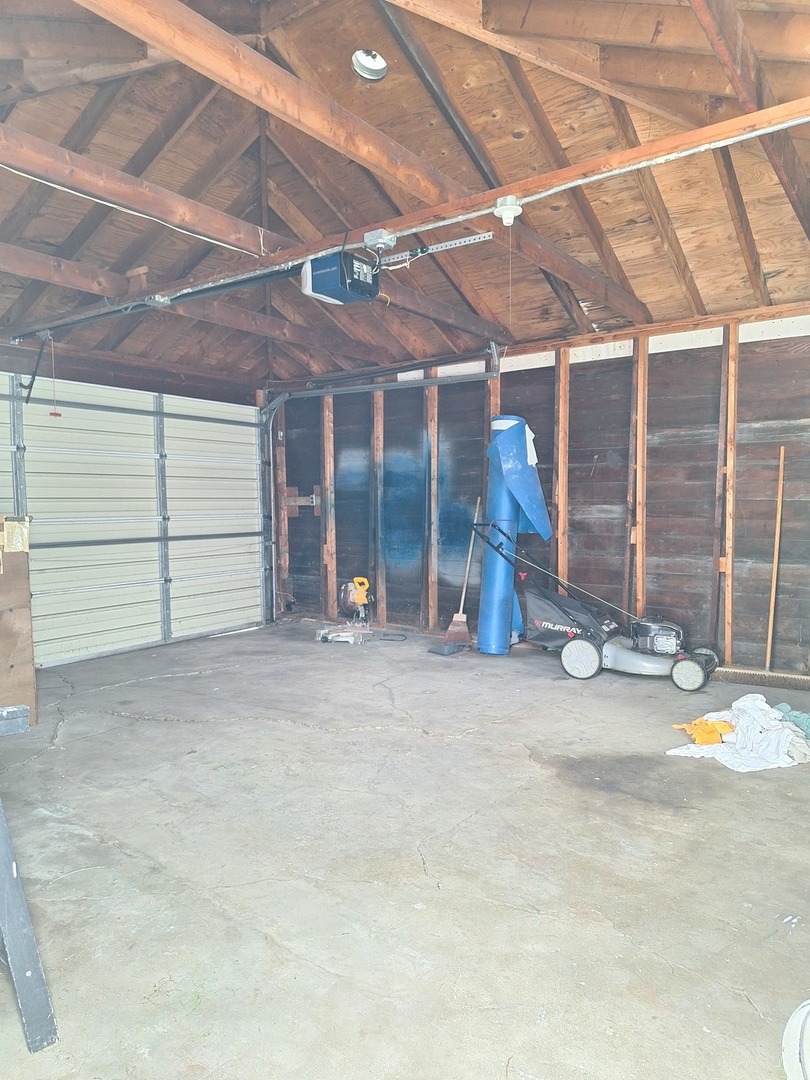 2121 N Marmora Avenue, Chicago, IL 60639