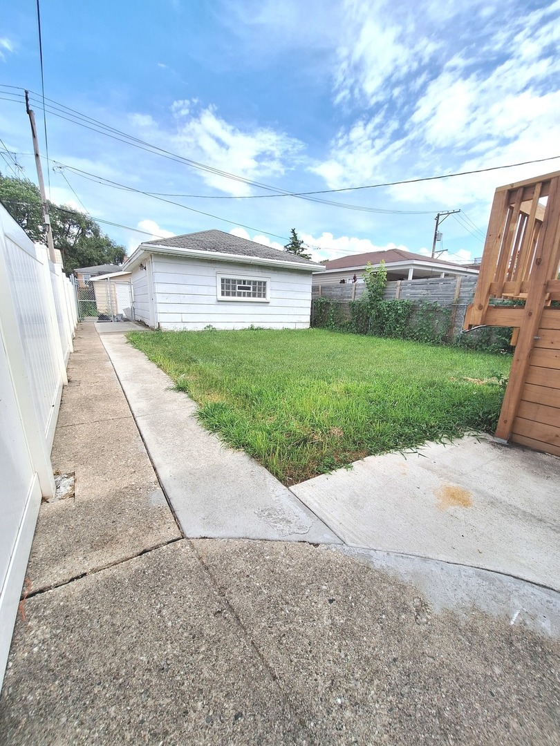 2121 N Marmora Avenue, Chicago, IL 60639