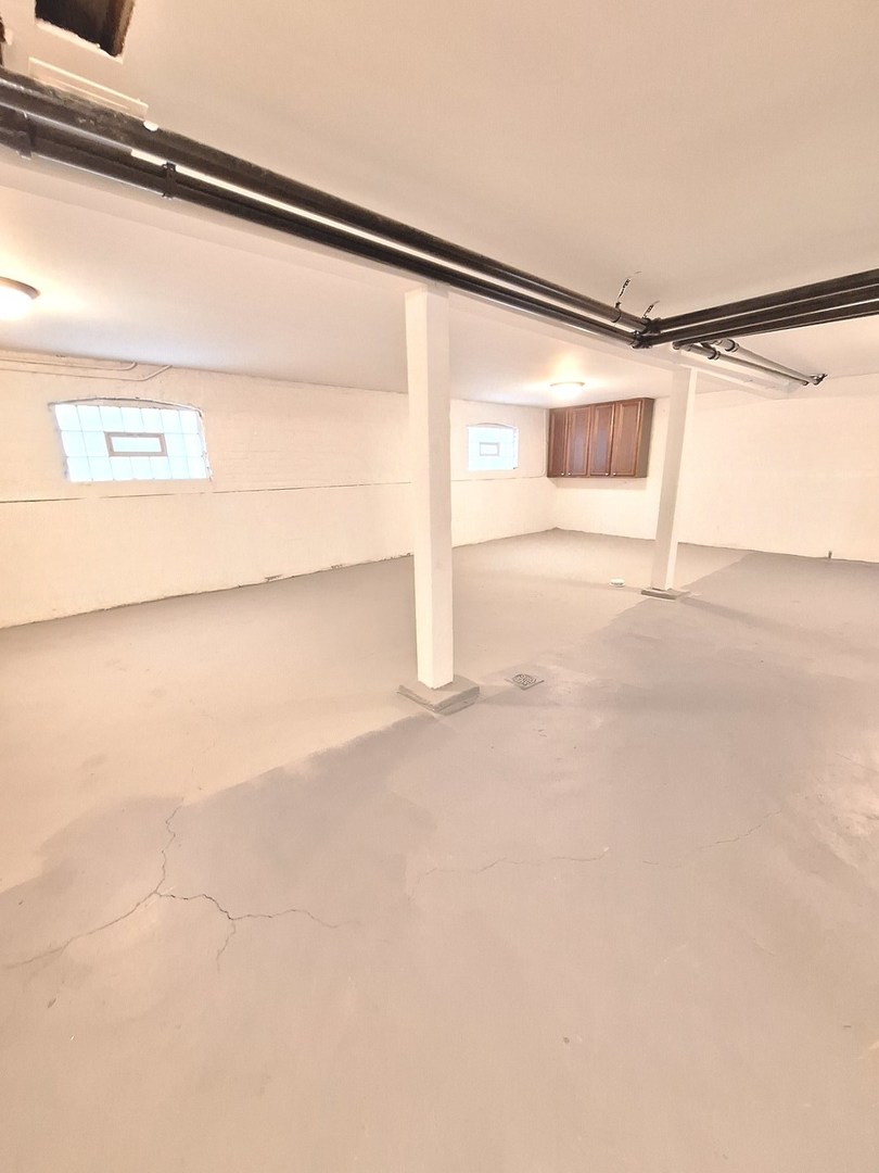 2121 N Marmora Avenue, Chicago, IL 60639