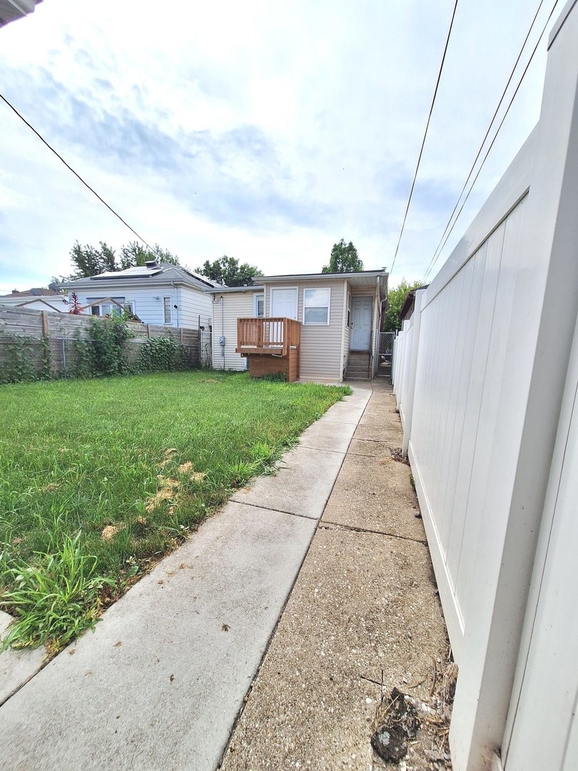 2121 N Marmora Avenue, Chicago, IL 60639