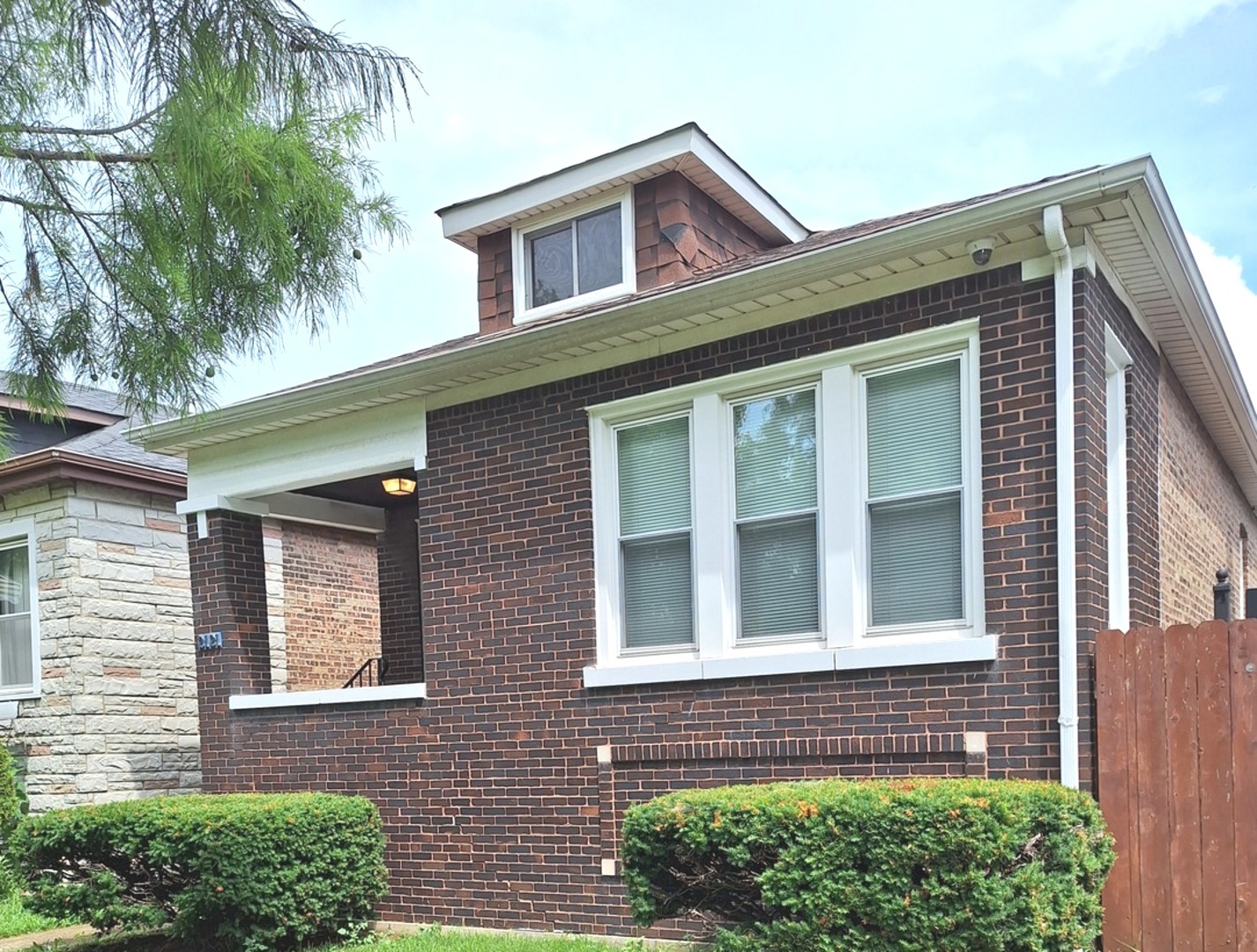 2121 N Marmora Avenue, Chicago, IL 60639