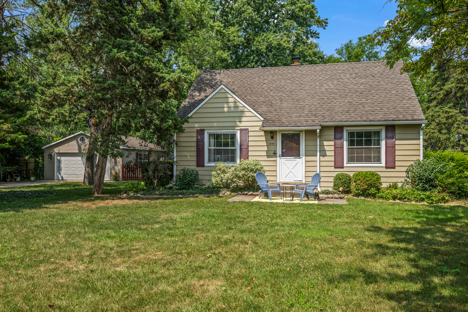 1504 E Olive Street, Arlington Heights, IL 60004