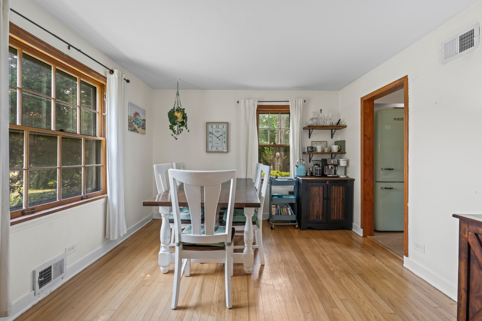 1504 E Olive Street, Arlington Heights, IL 60004