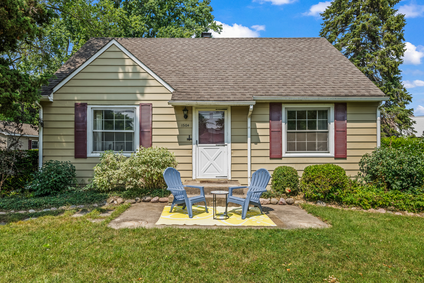 1504 E Olive Street, Arlington Heights, IL 60004