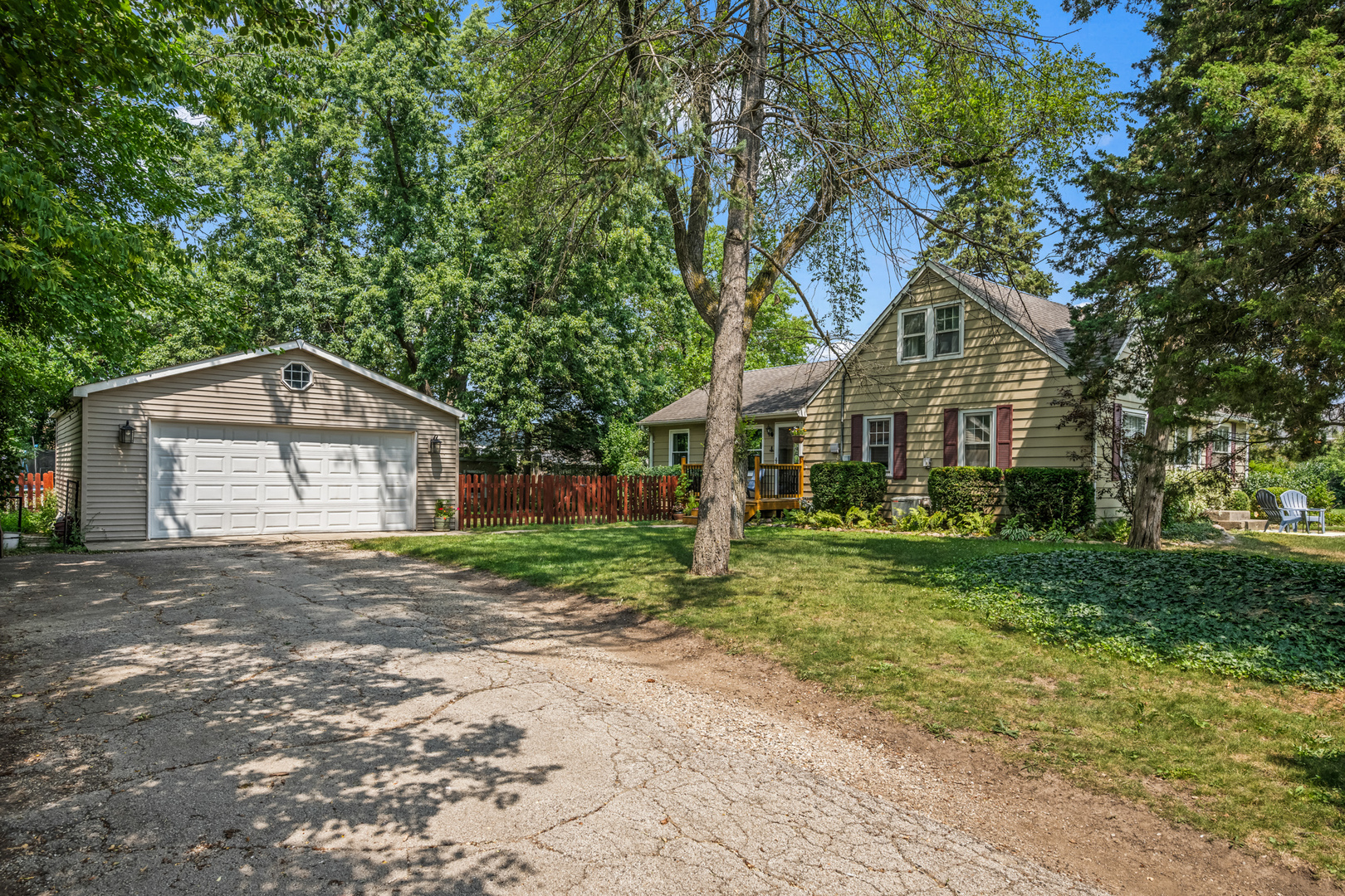 1504 E Olive Street, Arlington Heights, IL 60004