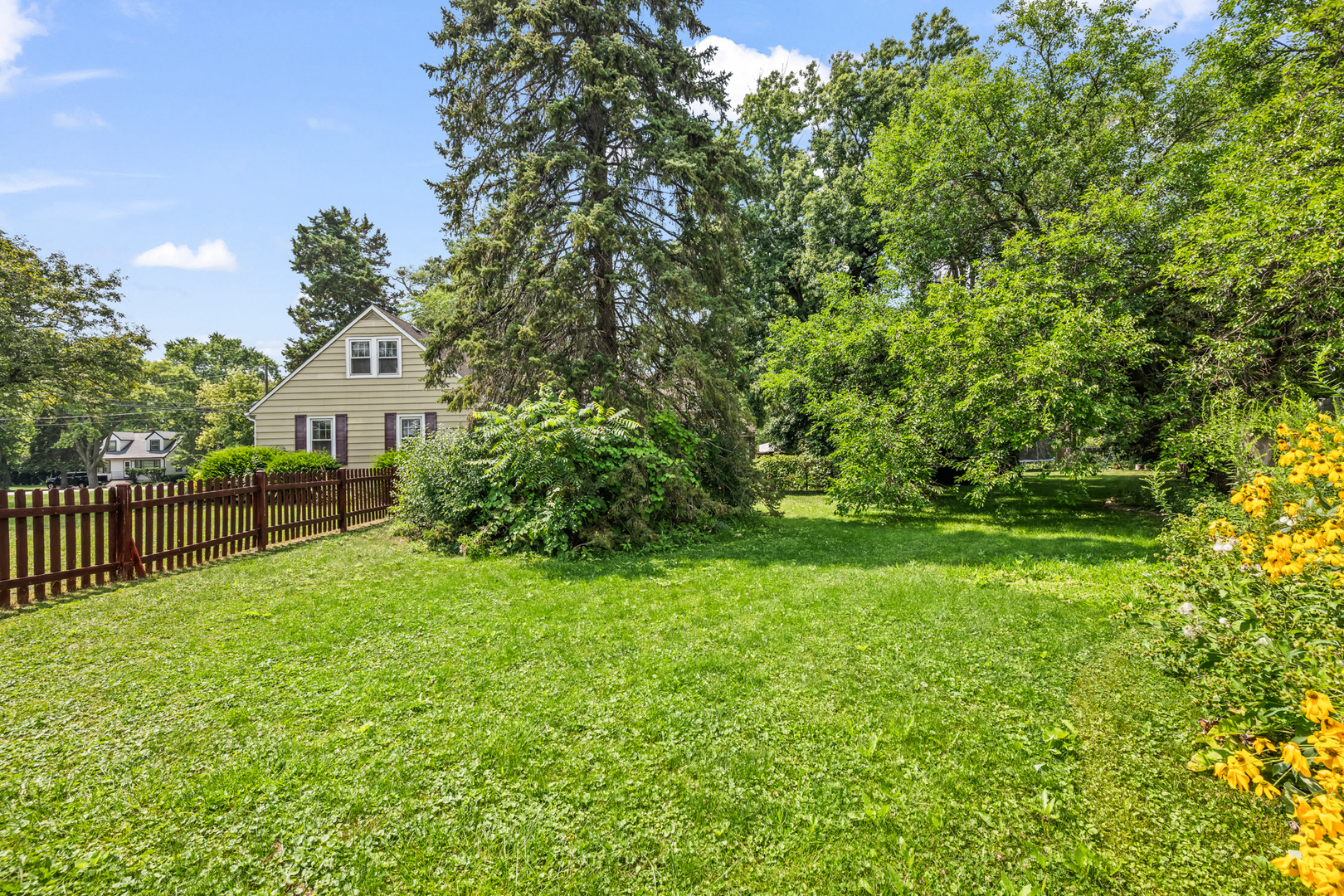1504 E Olive Street, Arlington Heights, IL 60004