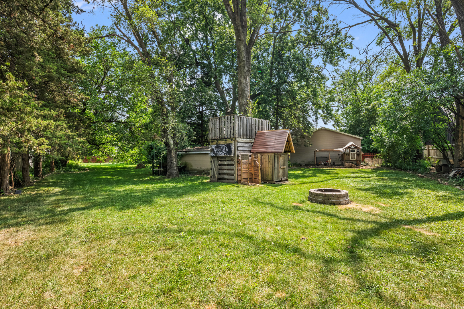 1504 E Olive Street, Arlington Heights, IL 60004