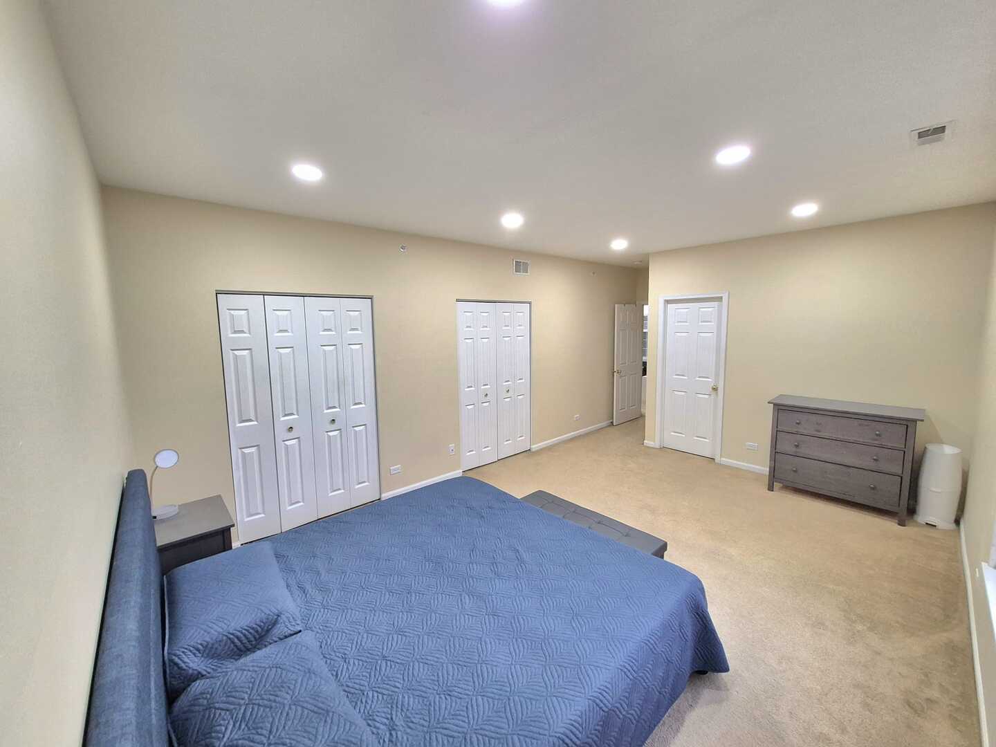 153 N Waters Edge Drive #C, Glendale Heights, IL 60139
