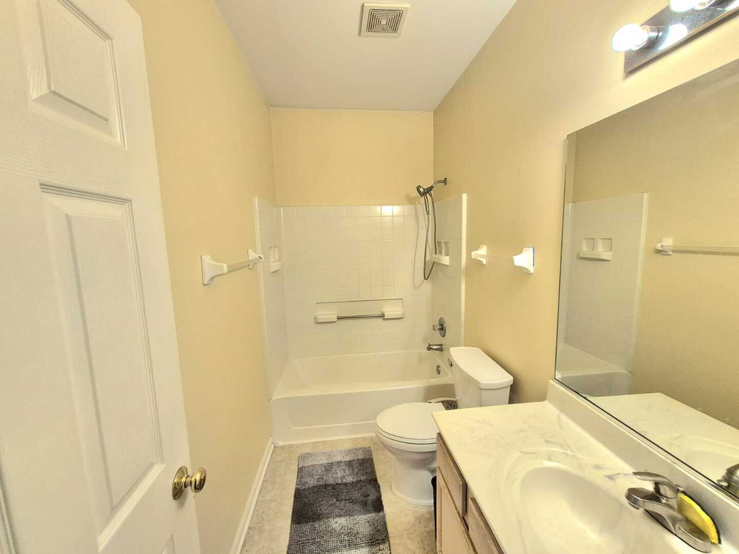 153 N Waters Edge Drive #C, Glendale Heights, IL 60139