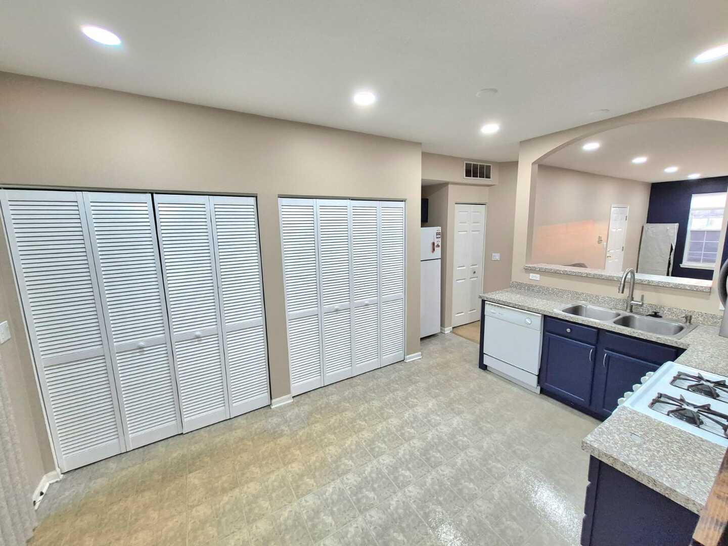 153 N Waters Edge Drive #C, Glendale Heights, IL 60139
