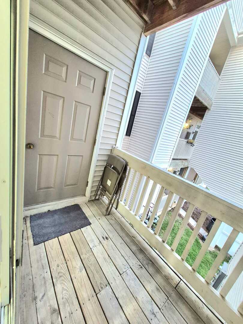 153 N Waters Edge Drive #C, Glendale Heights, IL 60139