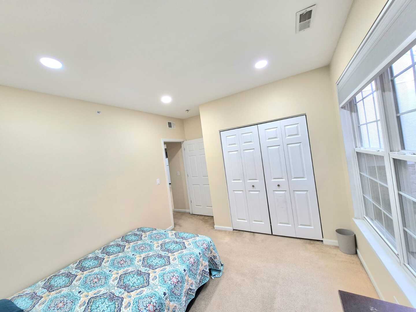 153 N Waters Edge Drive #C, Glendale Heights, IL 60139