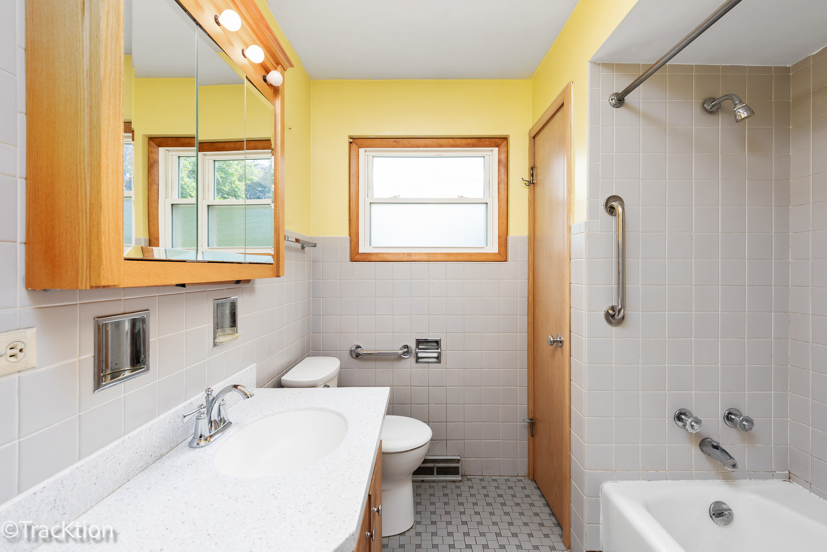 8605 N Merrill Street, Niles, IL 60714