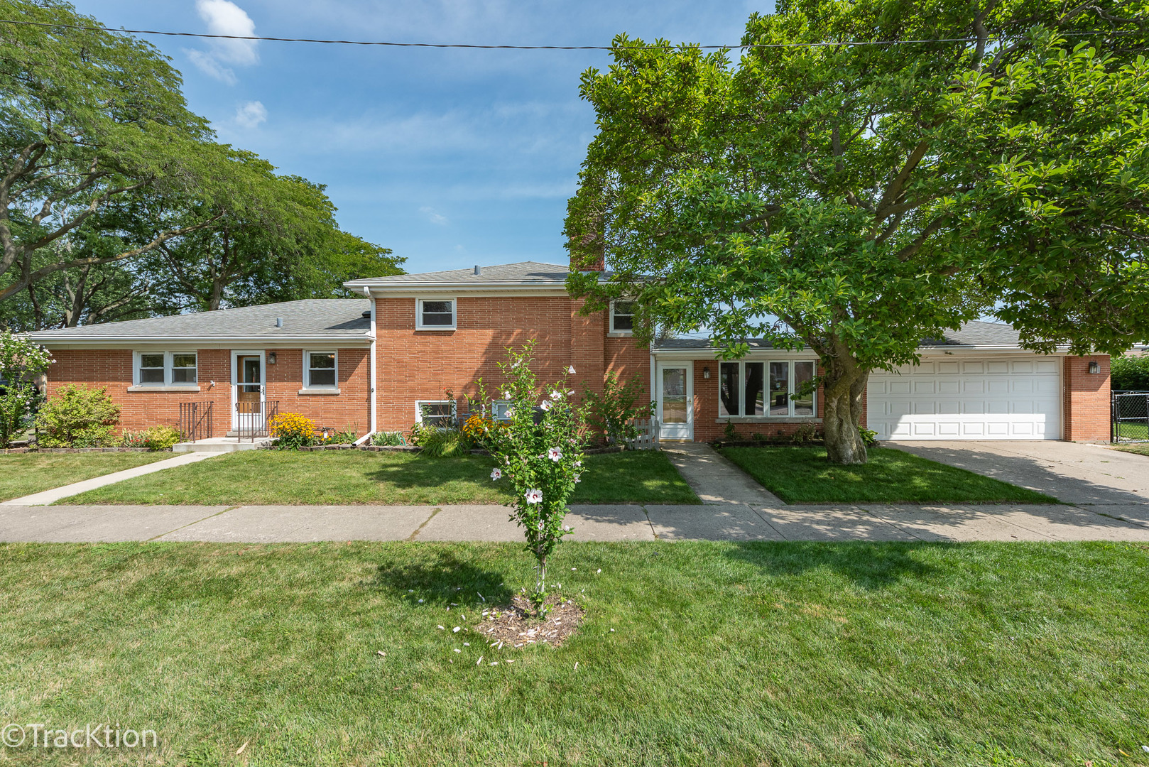 8605 N Merrill Street, Niles, IL 60714