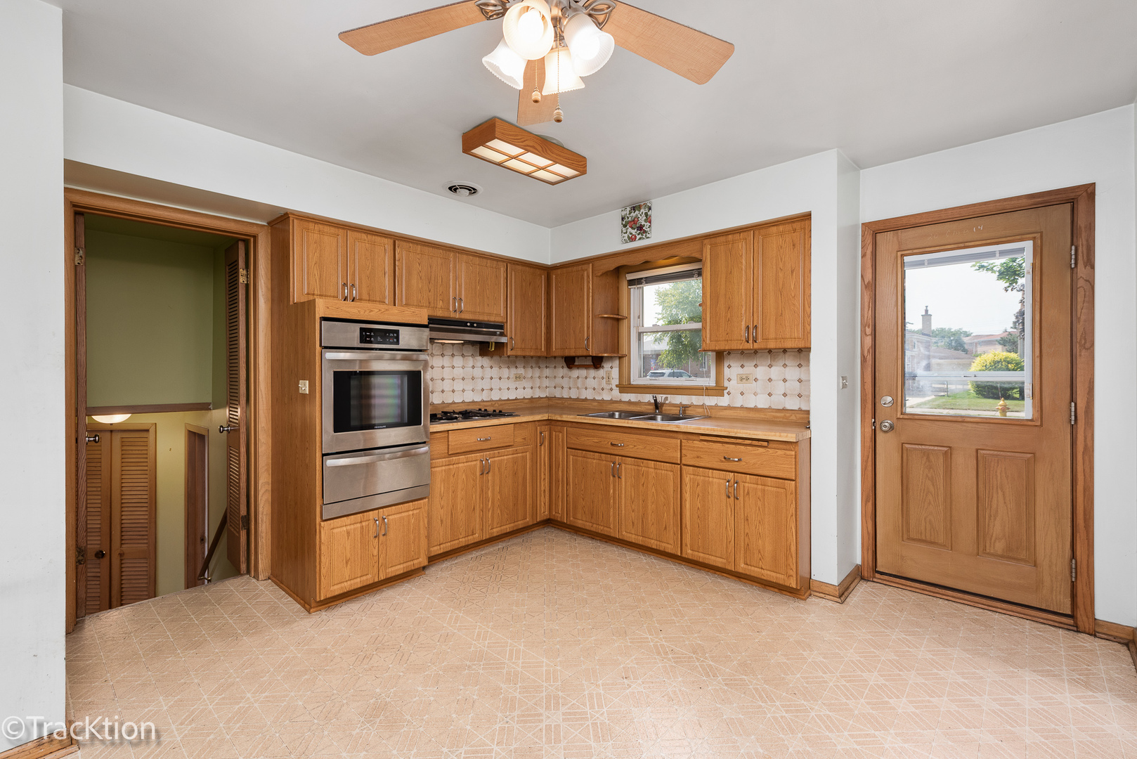 8605 N Merrill Street, Niles, IL 60714