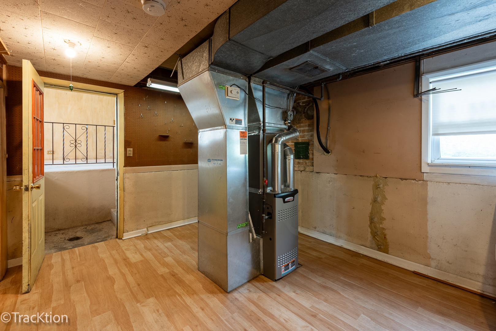 8605 N Merrill Street, Niles, IL 60714