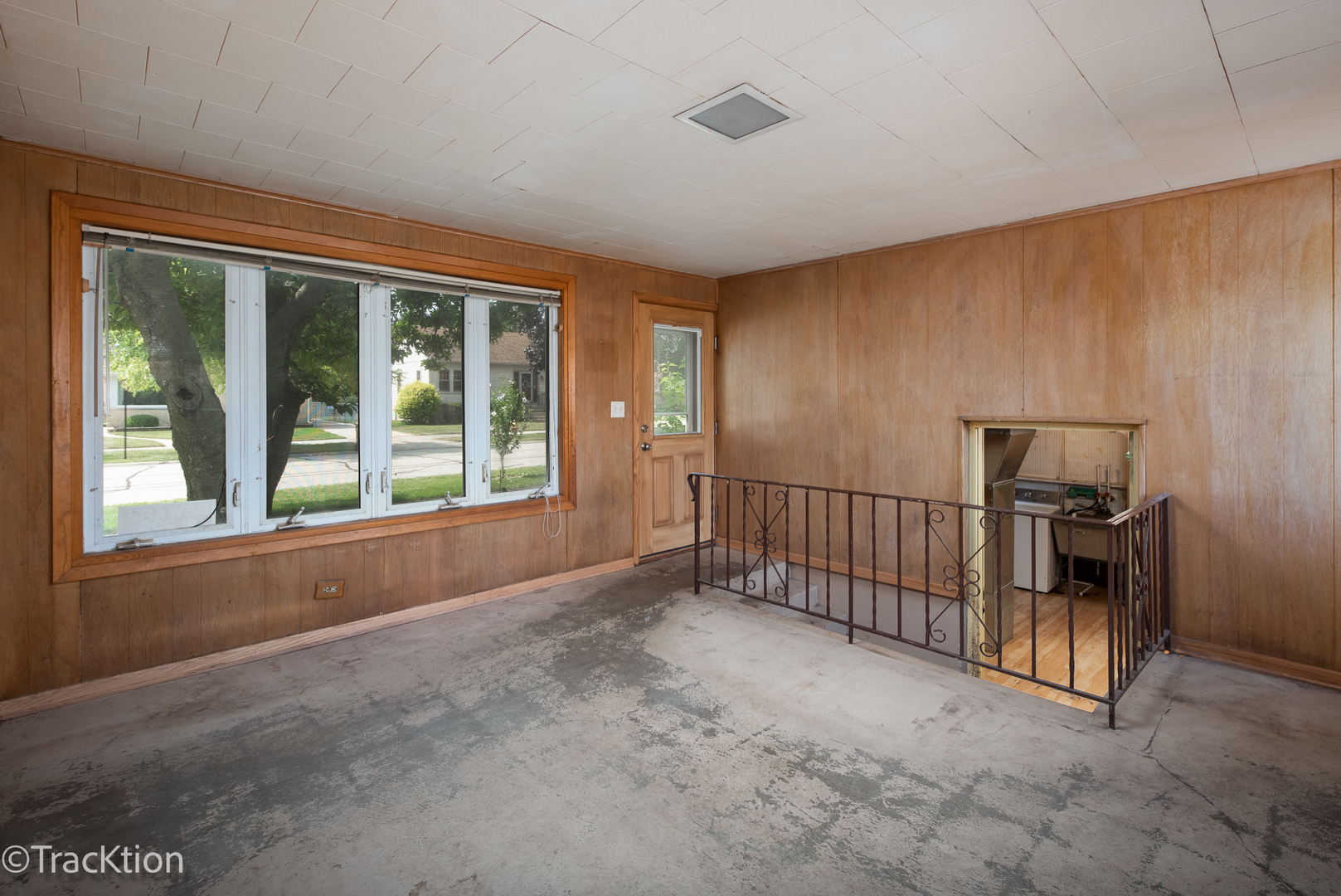 8605 N Merrill Street, Niles, IL 60714