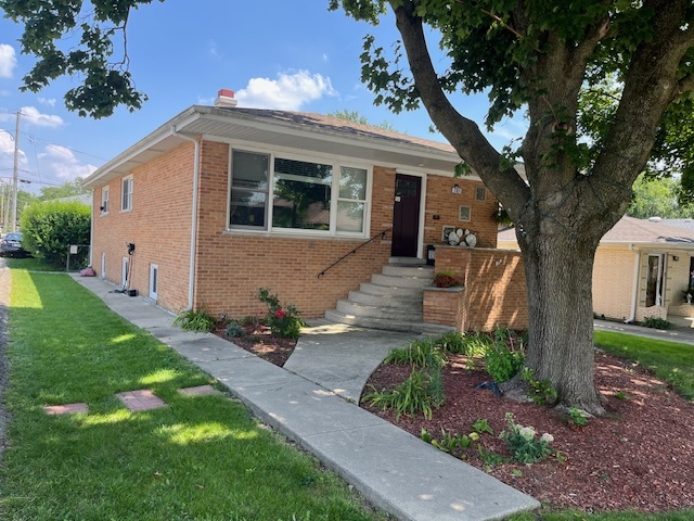 701 McCarthy Street, Lemont, IL 60439