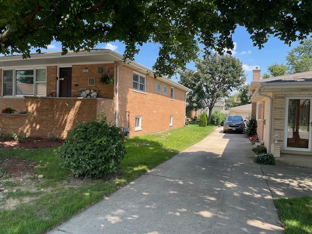 701 McCarthy Street, Lemont, IL 60439