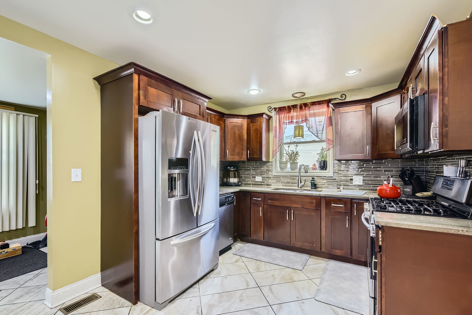 10940 S Wallace Street, Chicago, IL 60628