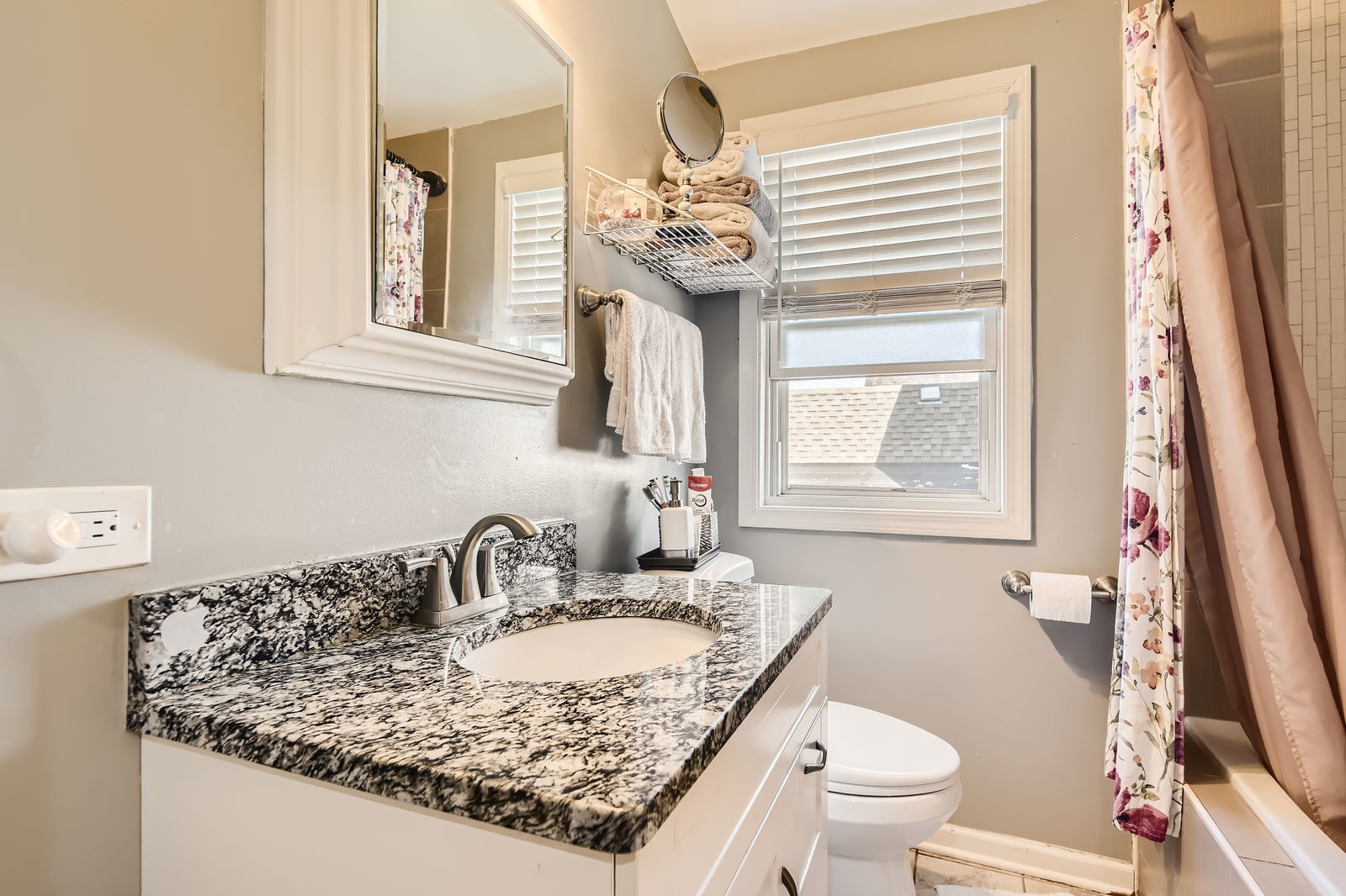 10940 S Wallace Street, Chicago, IL 60628