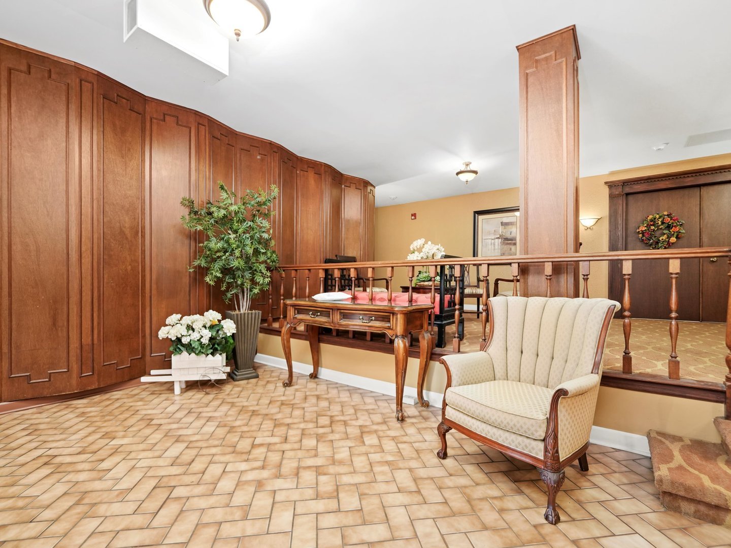 448 Raintree Court #5D, Glen Ellyn, IL 60137