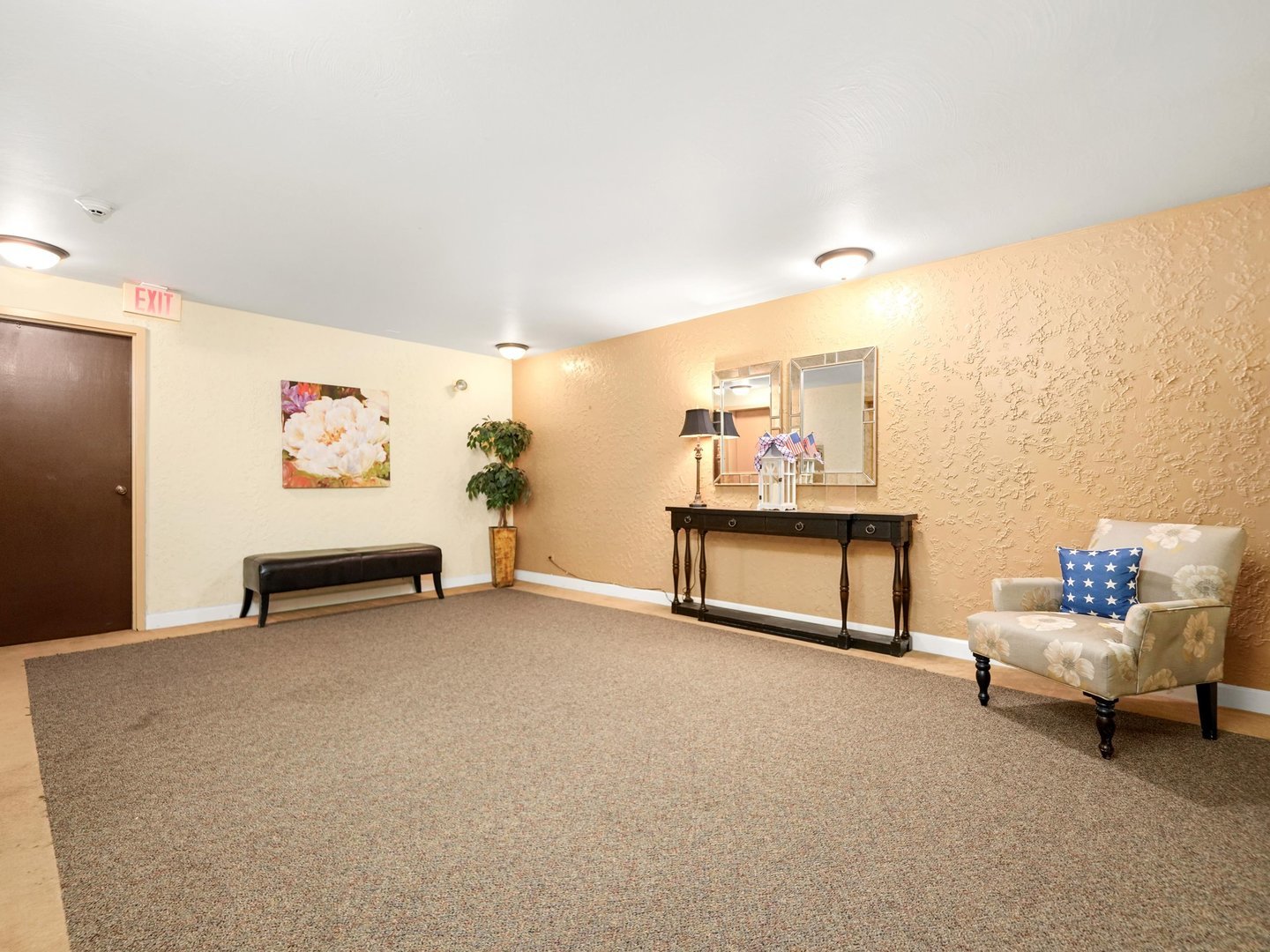 448 Raintree Court #5D, Glen Ellyn, IL 60137