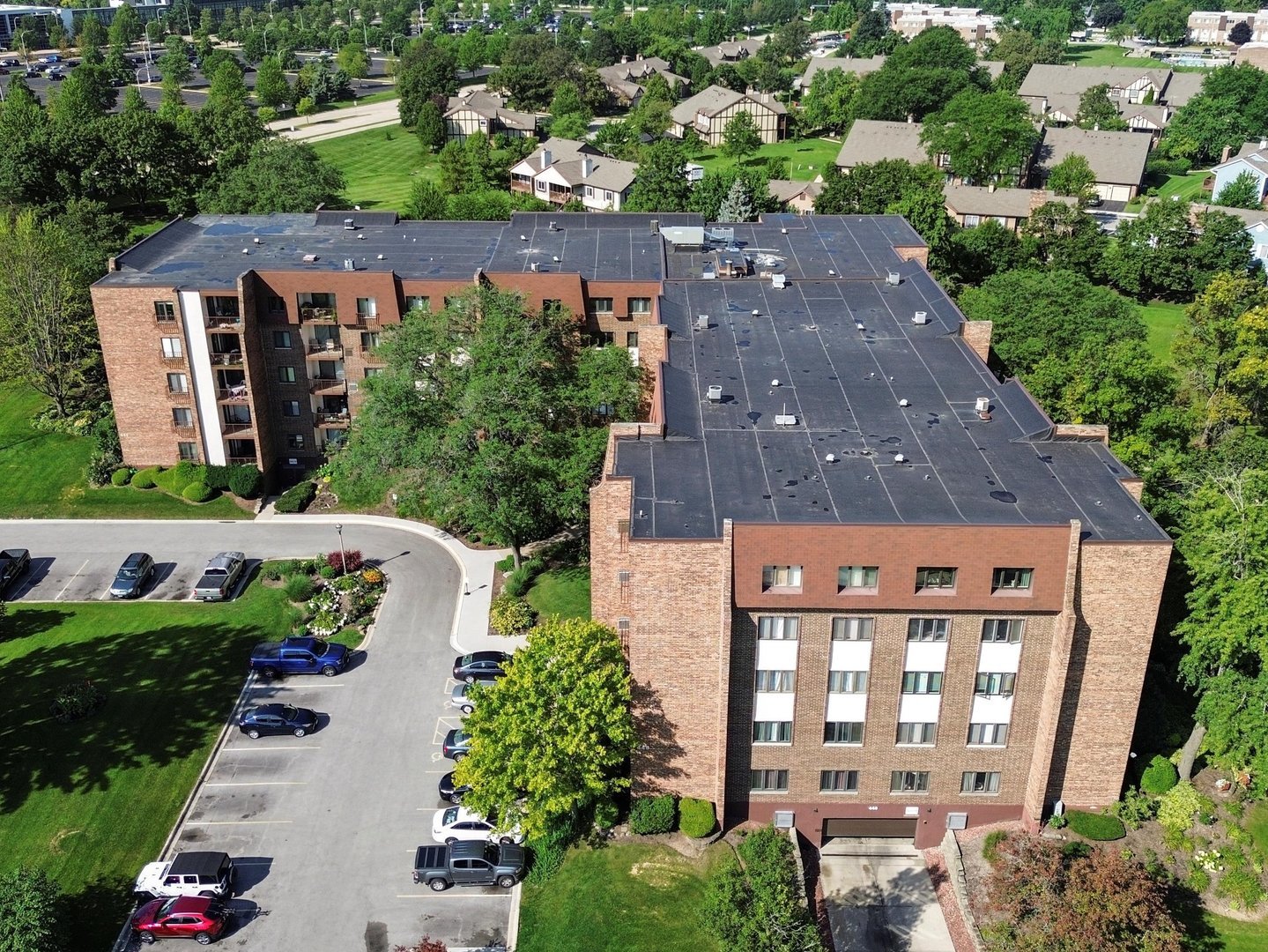 448 Raintree Court #5D, Glen Ellyn, IL 60137