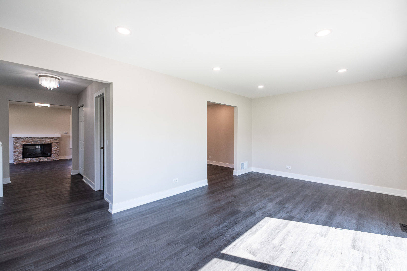1325 Fairfax Lane, Buffalo Grove, IL 60089