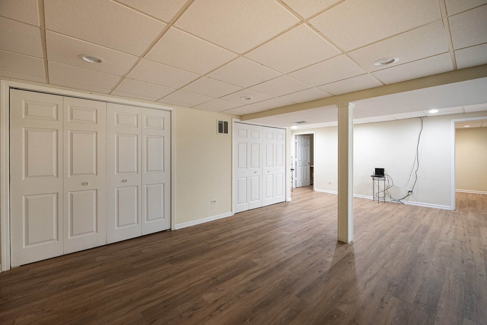 1325 Fairfax Lane, Buffalo Grove, IL 60089