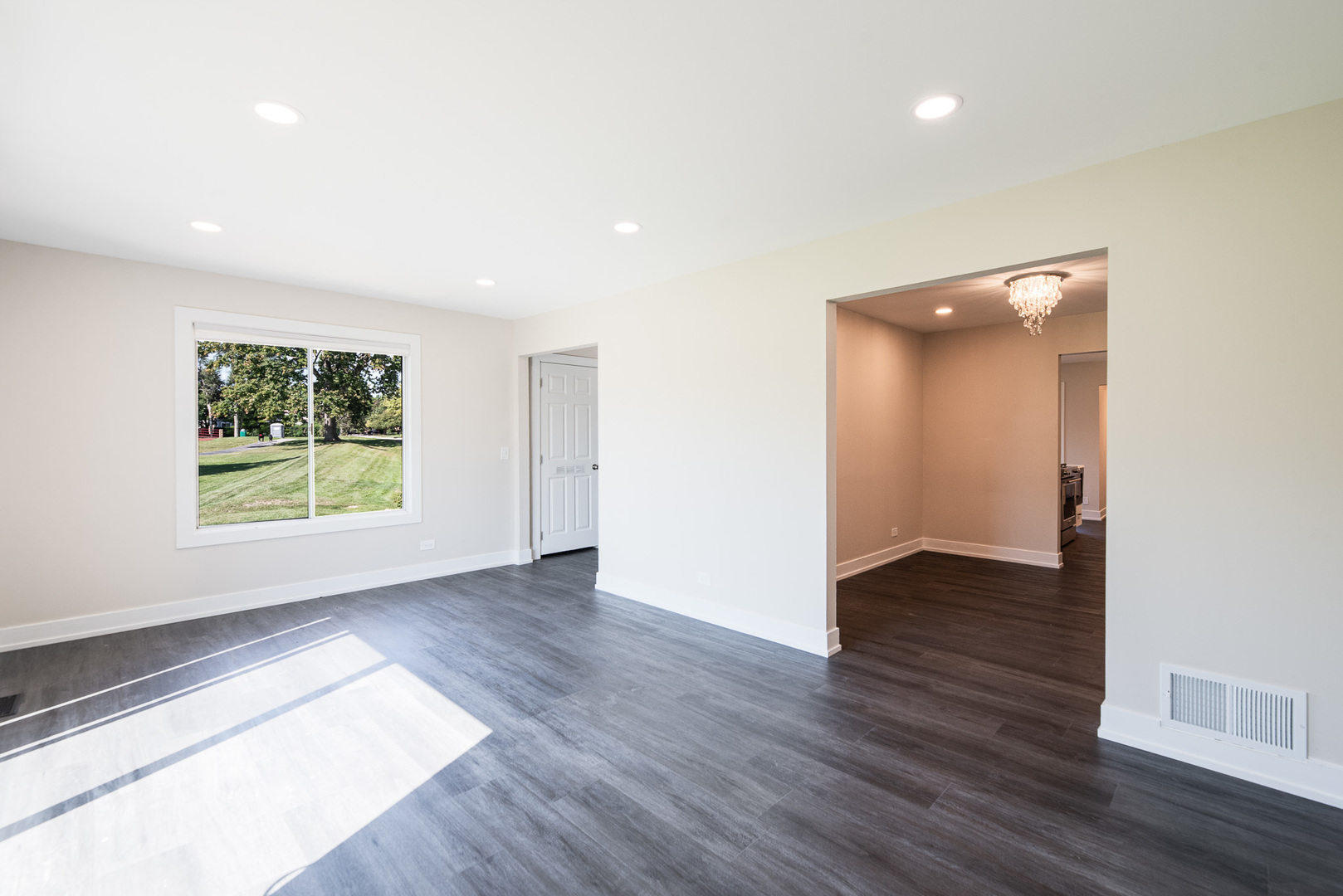 1325 Fairfax Lane, Buffalo Grove, IL 60089