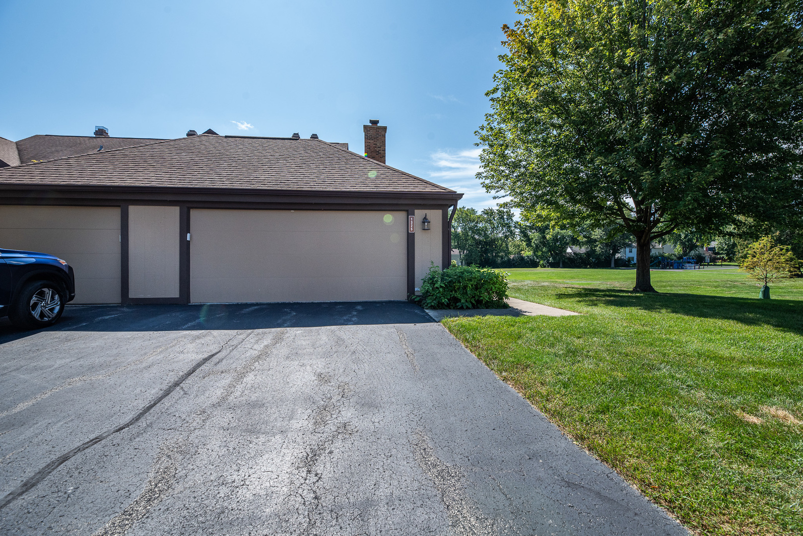 1325 Fairfax Lane, Buffalo Grove, IL 60089
