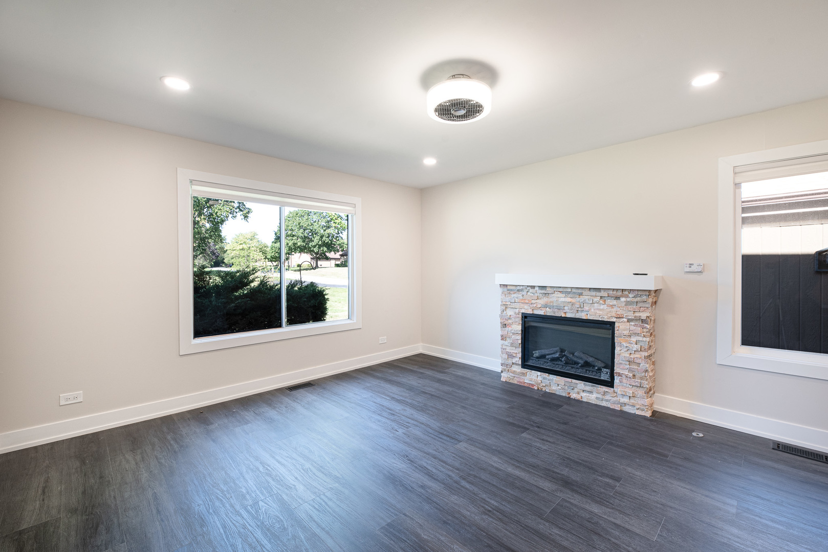 1325 Fairfax Lane, Buffalo Grove, IL 60089